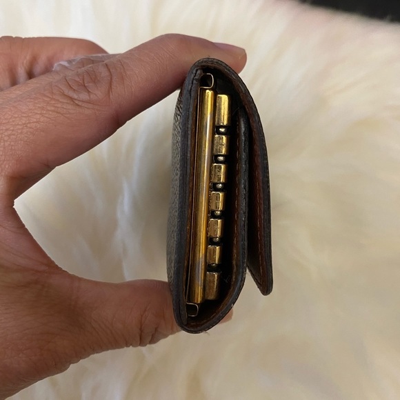 Lv monogram 6 key holder - Picture 2 of 13